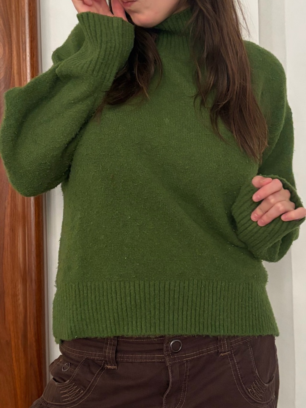 Uniqlo Olive Green Turtleneck Sweater for Women